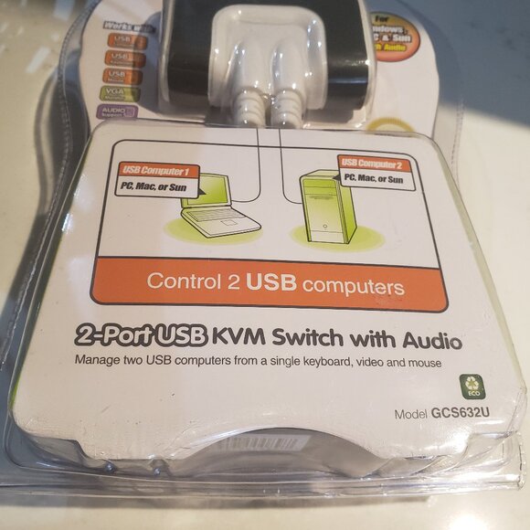 IOGear 2-Port USB KVM Switch with Audio GCS632U For Windows, Mac & Sun - Picture 3 of 7